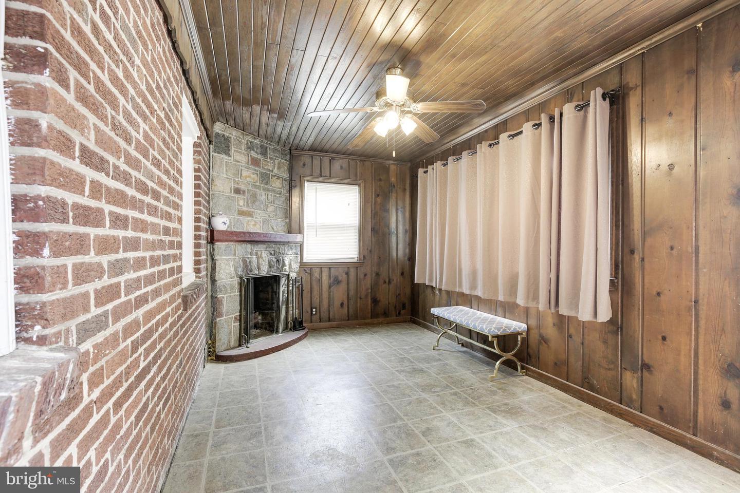 6417 Knollbrook Dr Property Photo 7