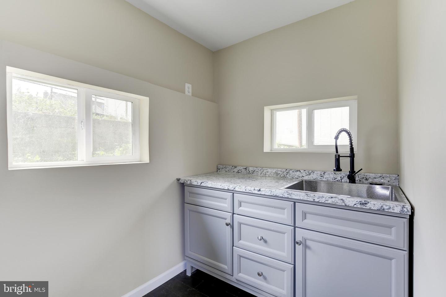 6417 Knollbrook Dr Property Photo 35