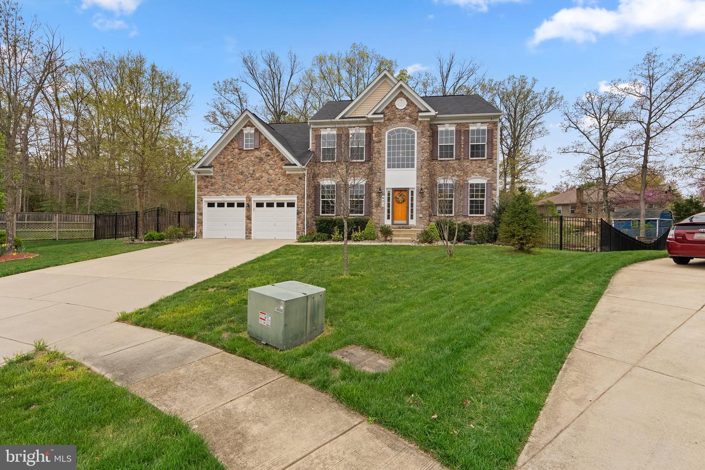 401 Indian Hill Ct Property Photo 3