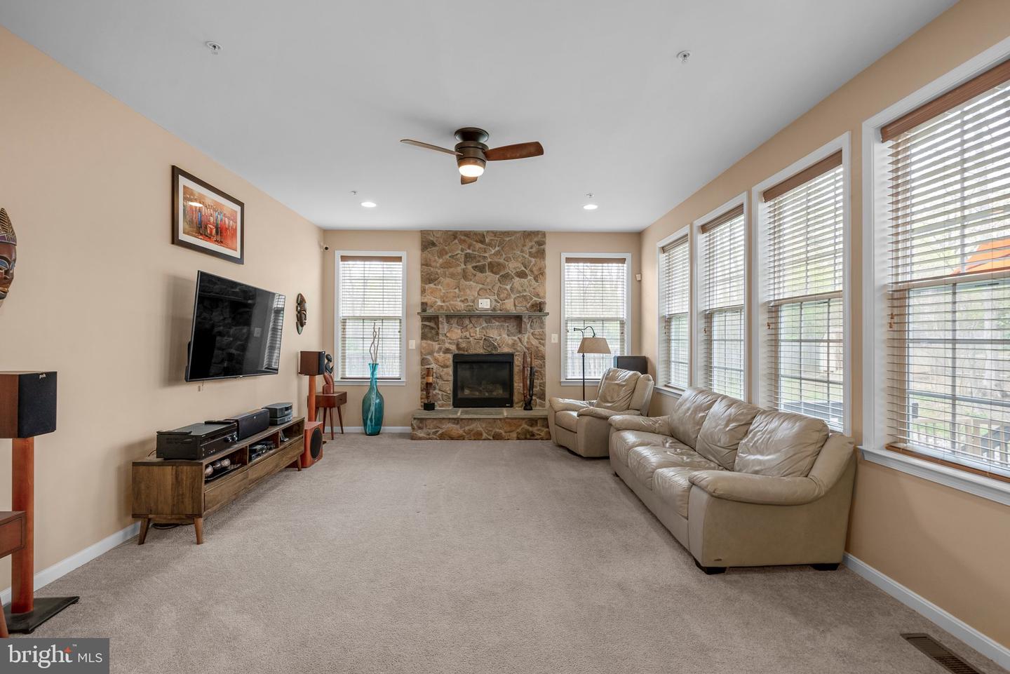 401 Indian Hill Ct Property Photo 18