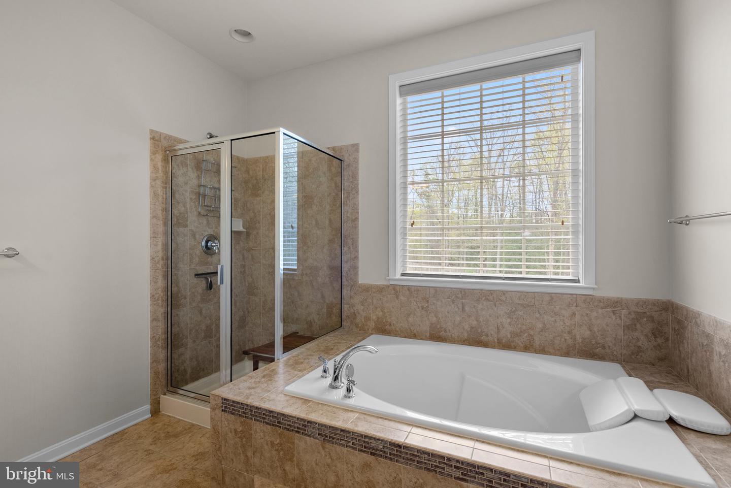 401 Indian Hill Ct Property Photo 34