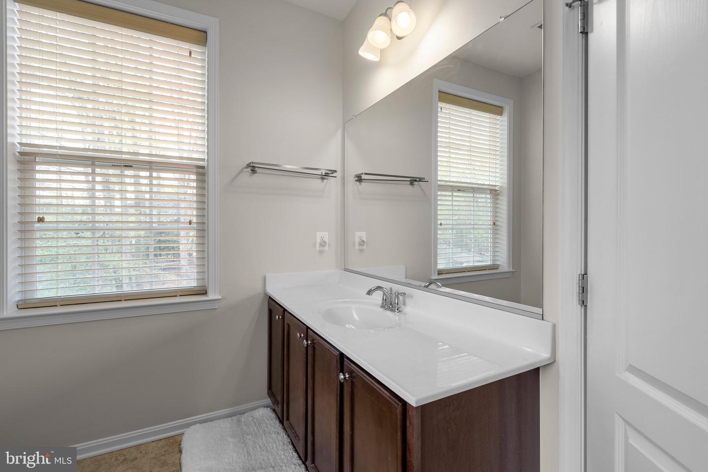 401 Indian Hill Ct Property Photo 35