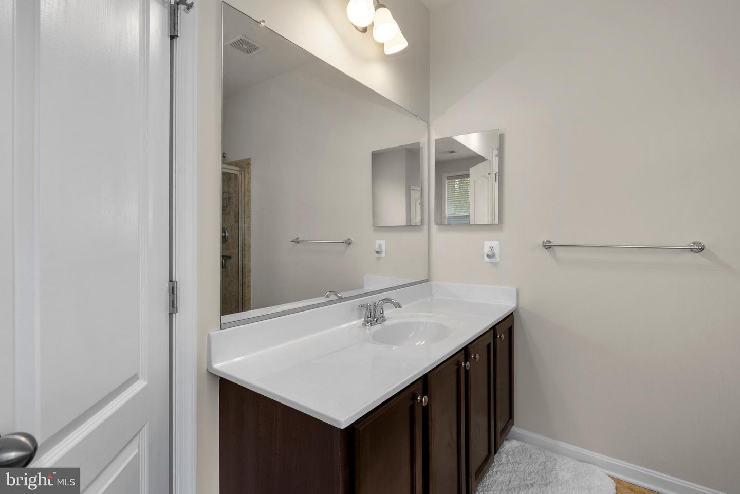 401 Indian Hill Ct Property Photo 36