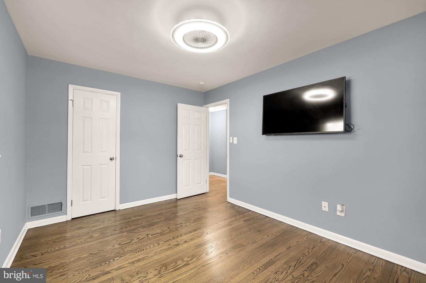 4806 Fox St Property Photo 21