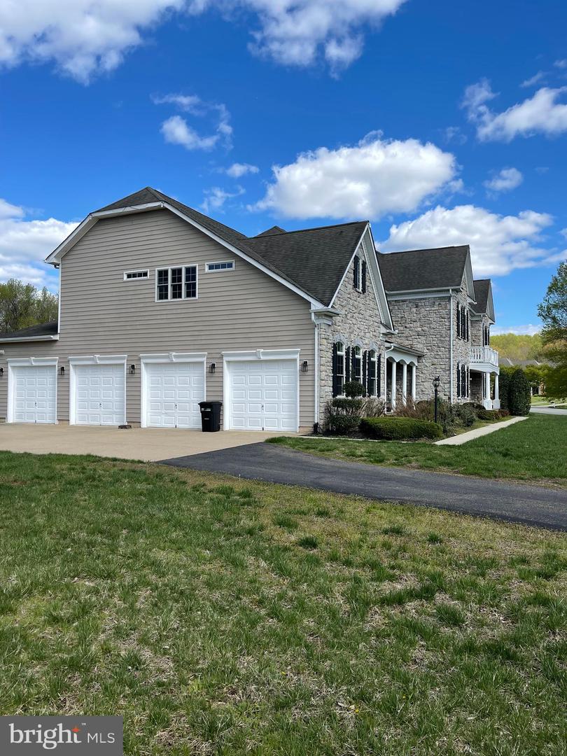 14408 Woodmore Oaks Ct. Property Photo 2