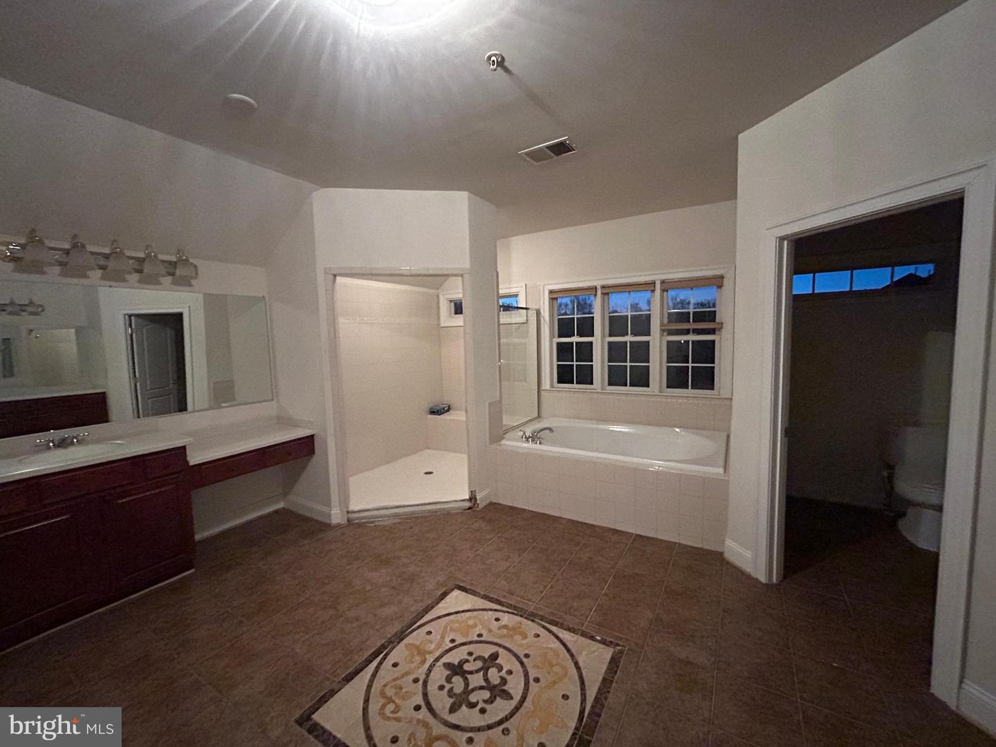 14408 Woodmore Oaks Ct. Property Photo 32