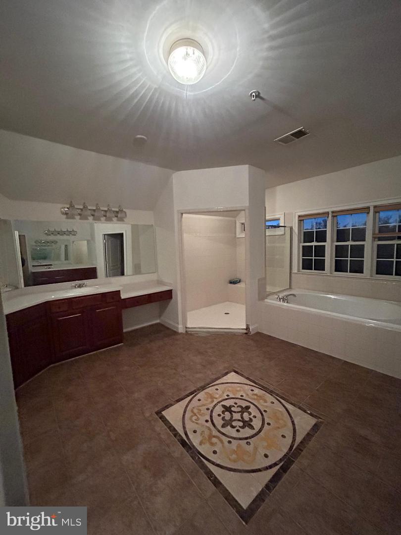 14408 Woodmore Oaks Ct. Property Photo 34