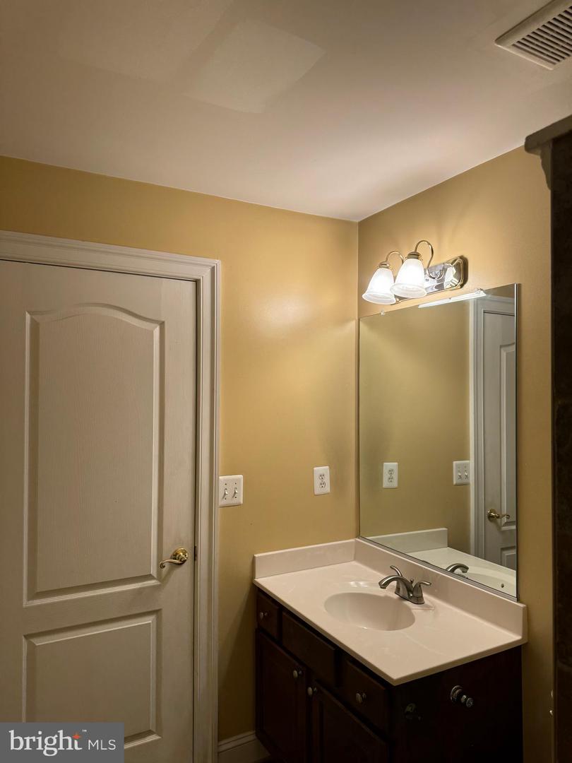 14408 Woodmore Oaks Ct. Property Photo 43