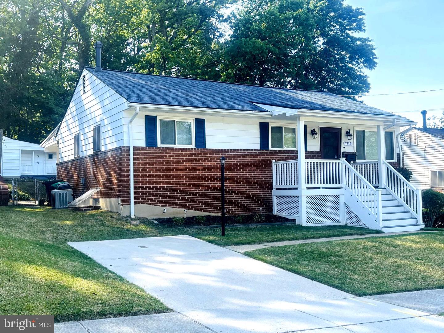 4714 Glenoak Rd Property Photo 2