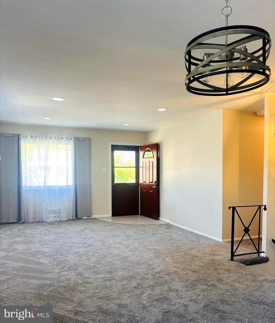 4714 Glenoak Rd Property Photo 4
