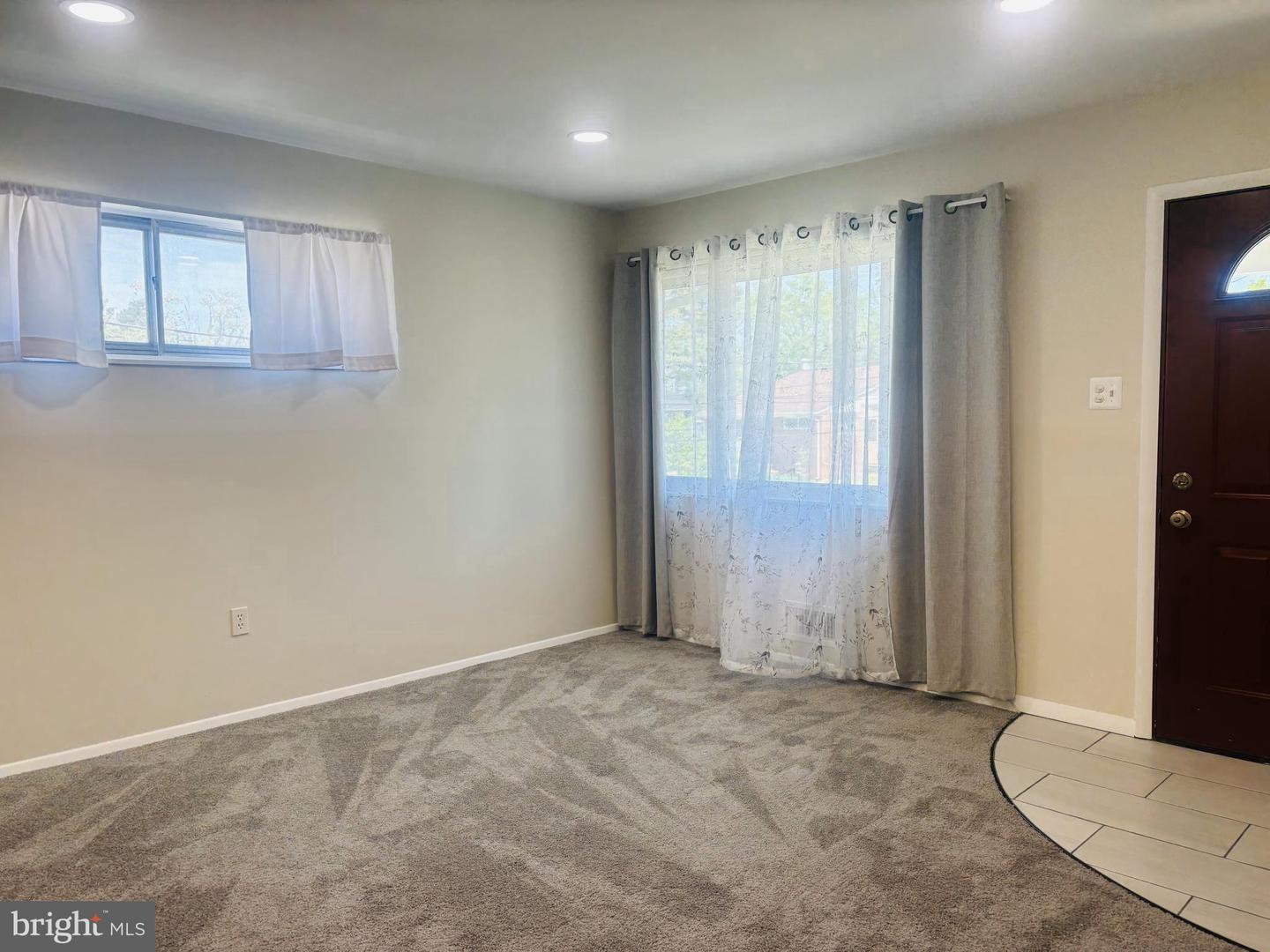 4714 Glenoak Rd Property Photo 6