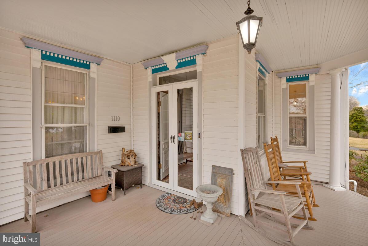 1110 Montgomery St Property Photo 4