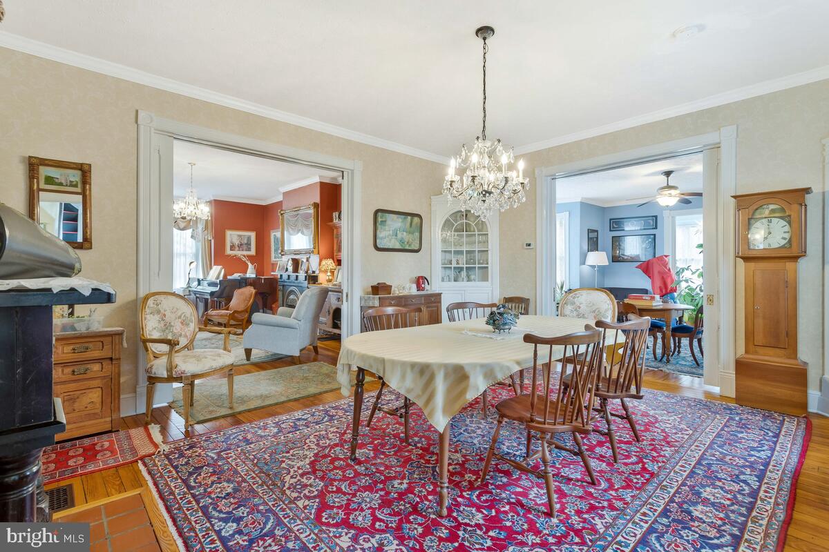 1110 Montgomery St Property Photo 9