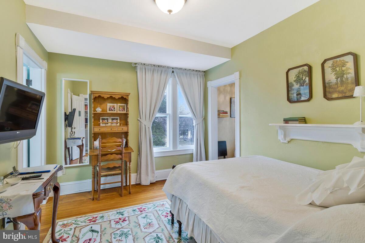 1110 Montgomery St Property Photo 26