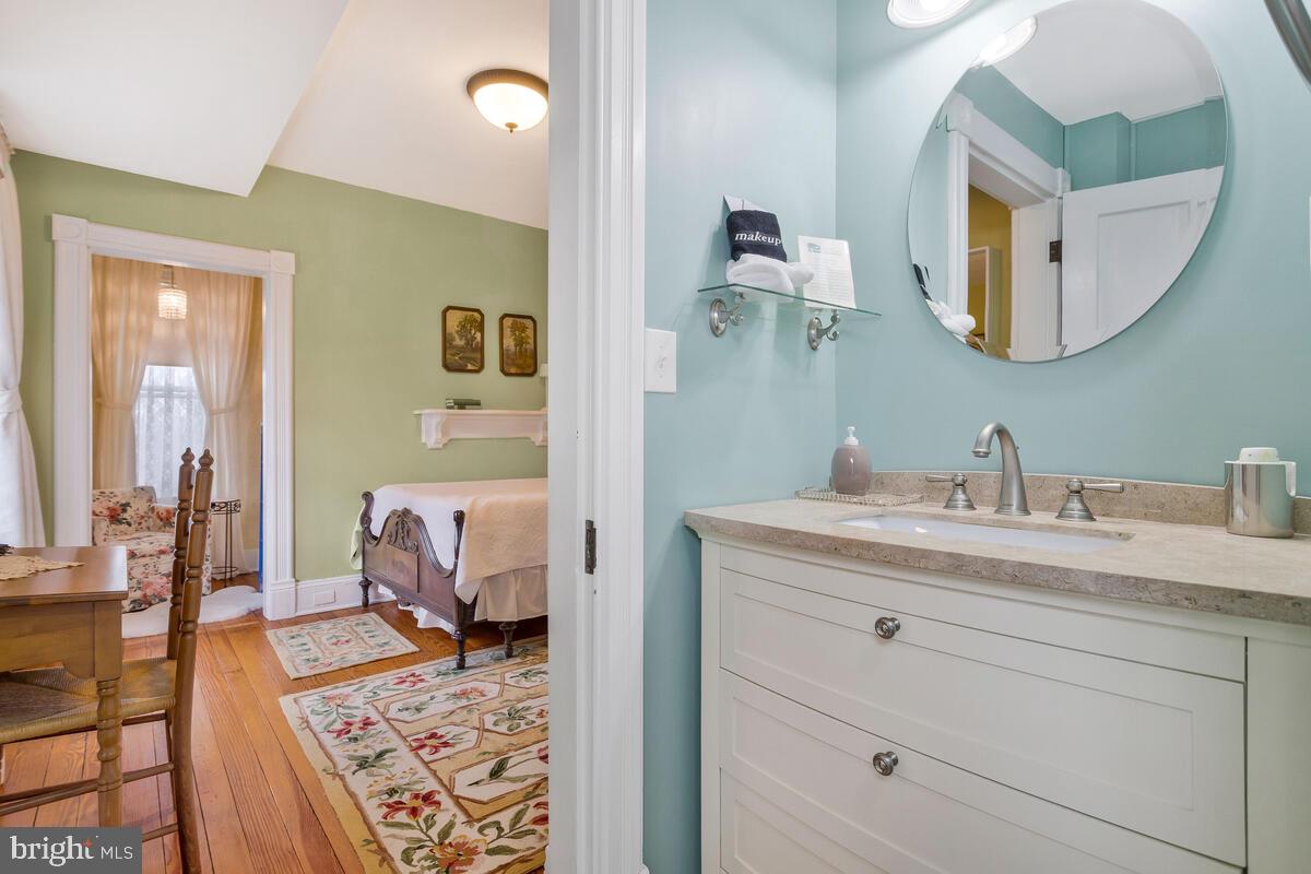 1110 Montgomery St Property Photo 29