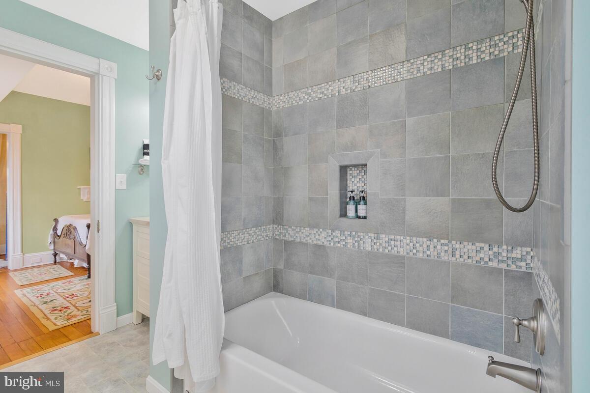 1110 Montgomery St Property Photo 30