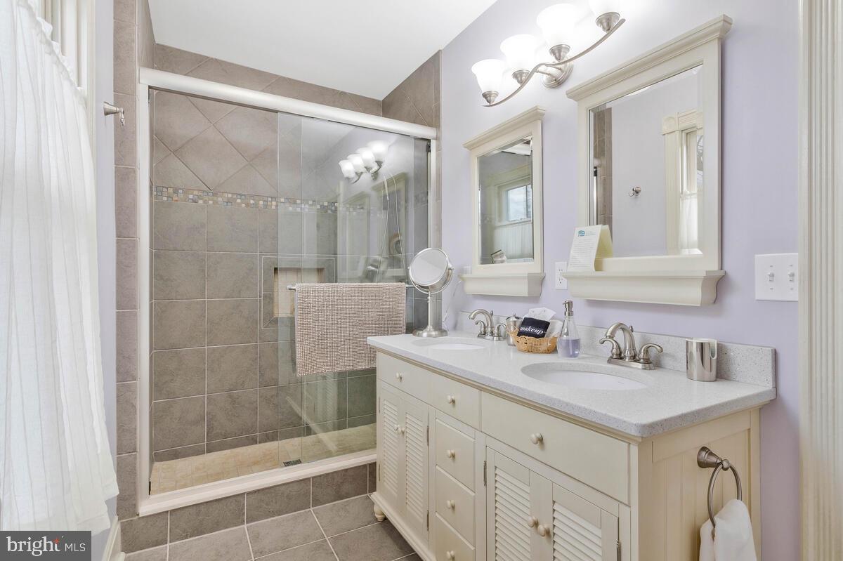 1110 Montgomery St Property Photo 35