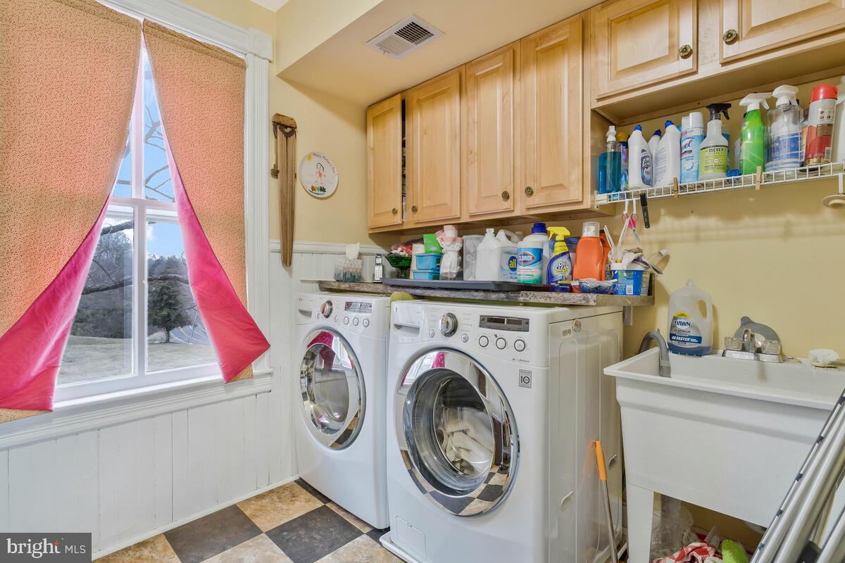 1110 Montgomery St Property Photo 40