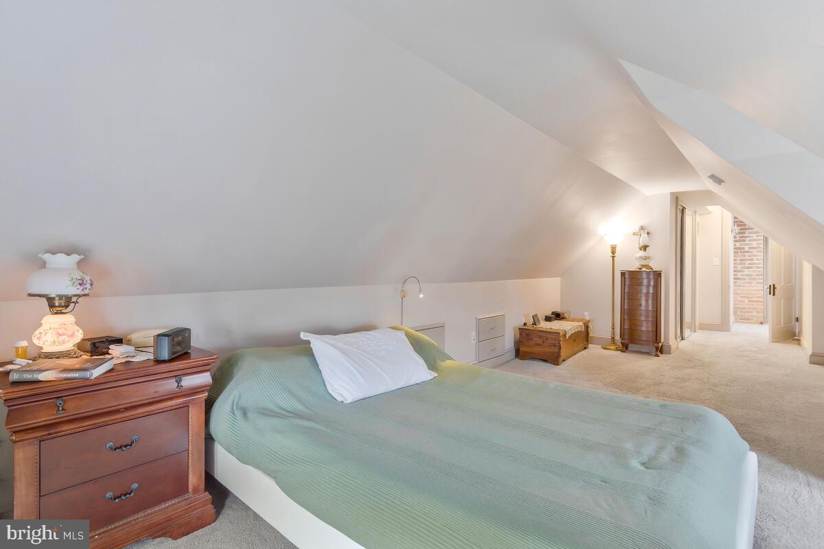 1110 Montgomery St Property Photo 42