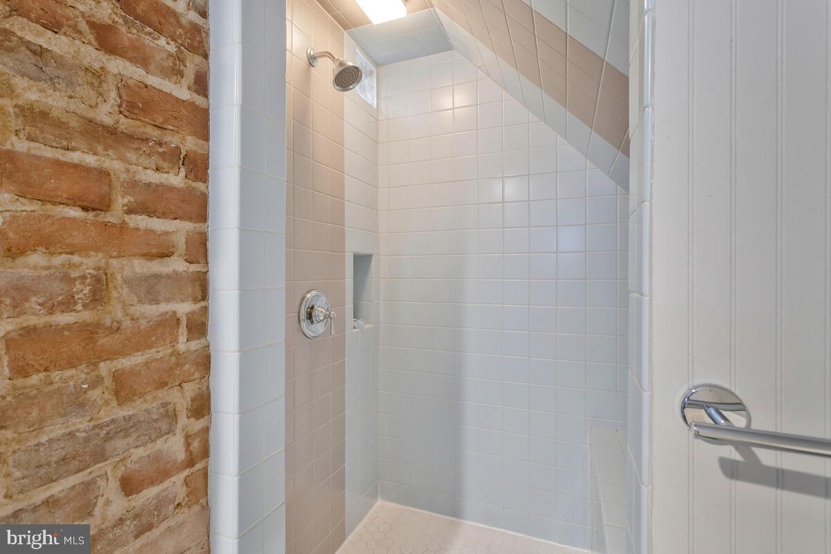 1110 Montgomery St Property Photo 49