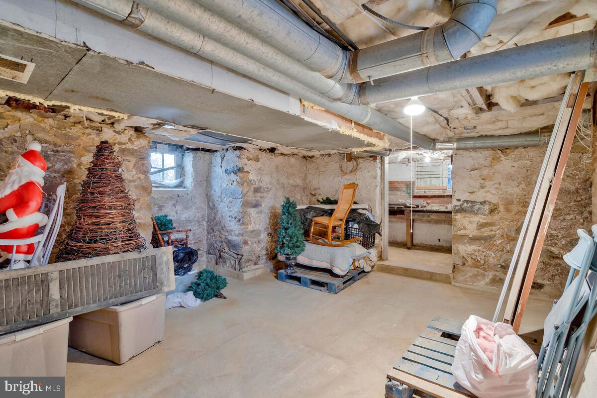 1110 Montgomery St Property Photo 52
