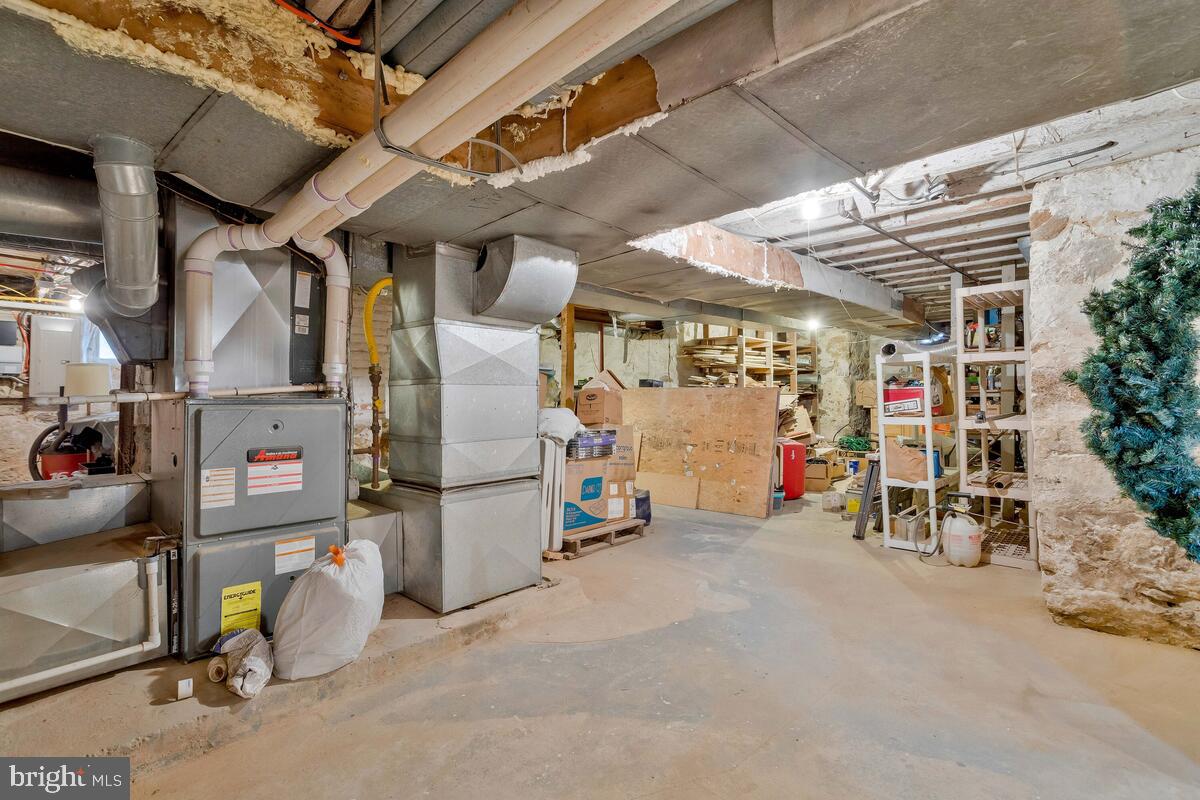 1110 Montgomery St Property Photo 53