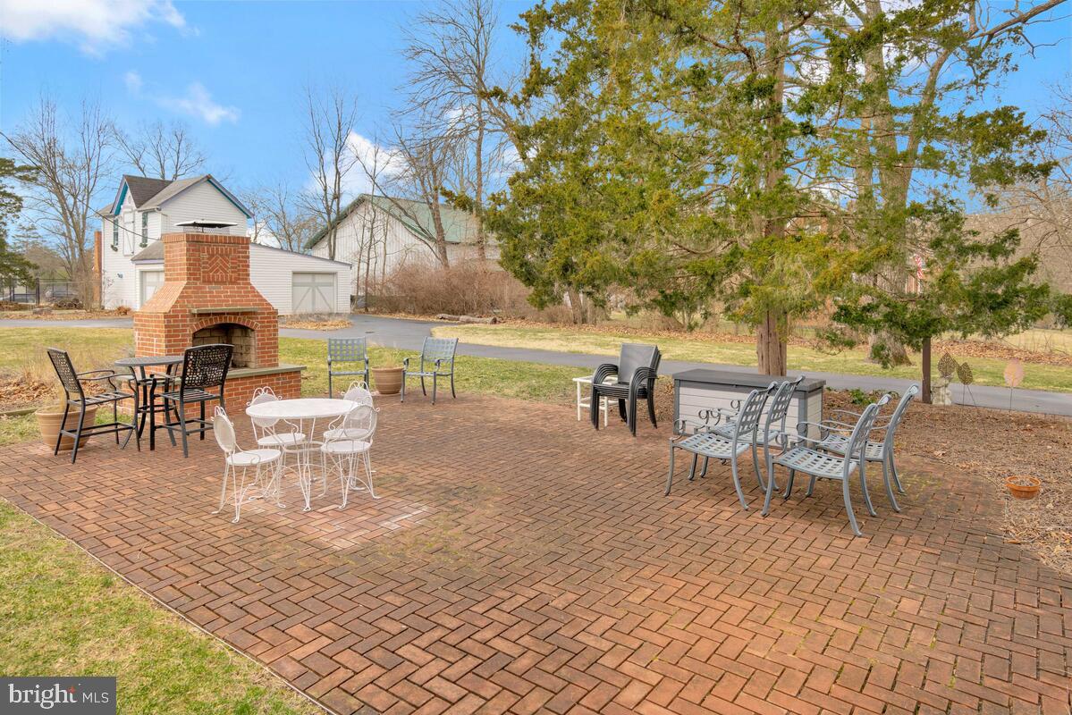 1110 Montgomery St Property Photo 58