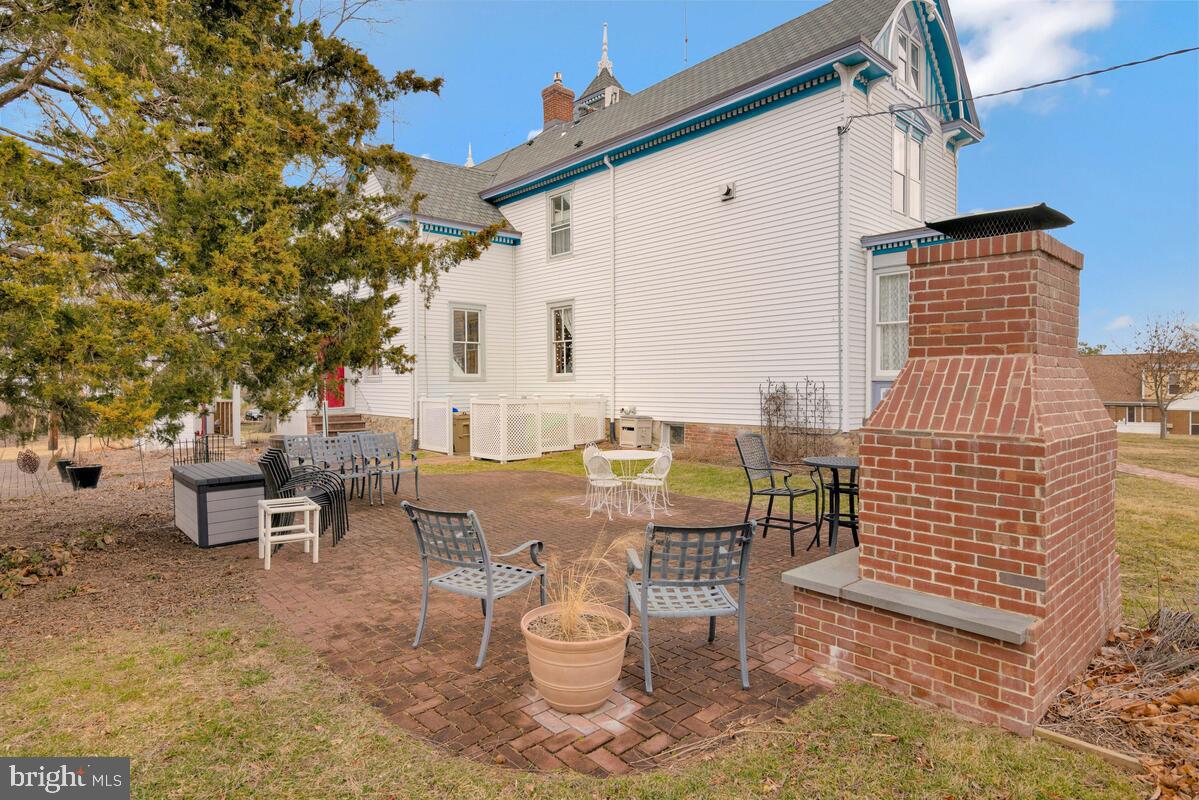 1110 Montgomery St Property Photo 59