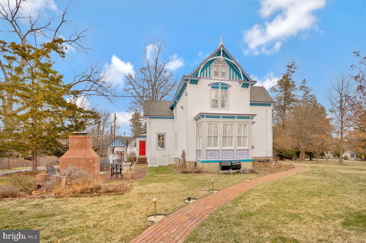 1110 Montgomery St Property Photo 69