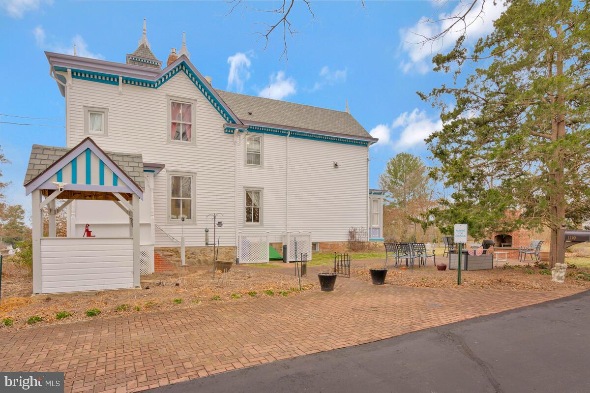 1110 Montgomery St Property Photo 71