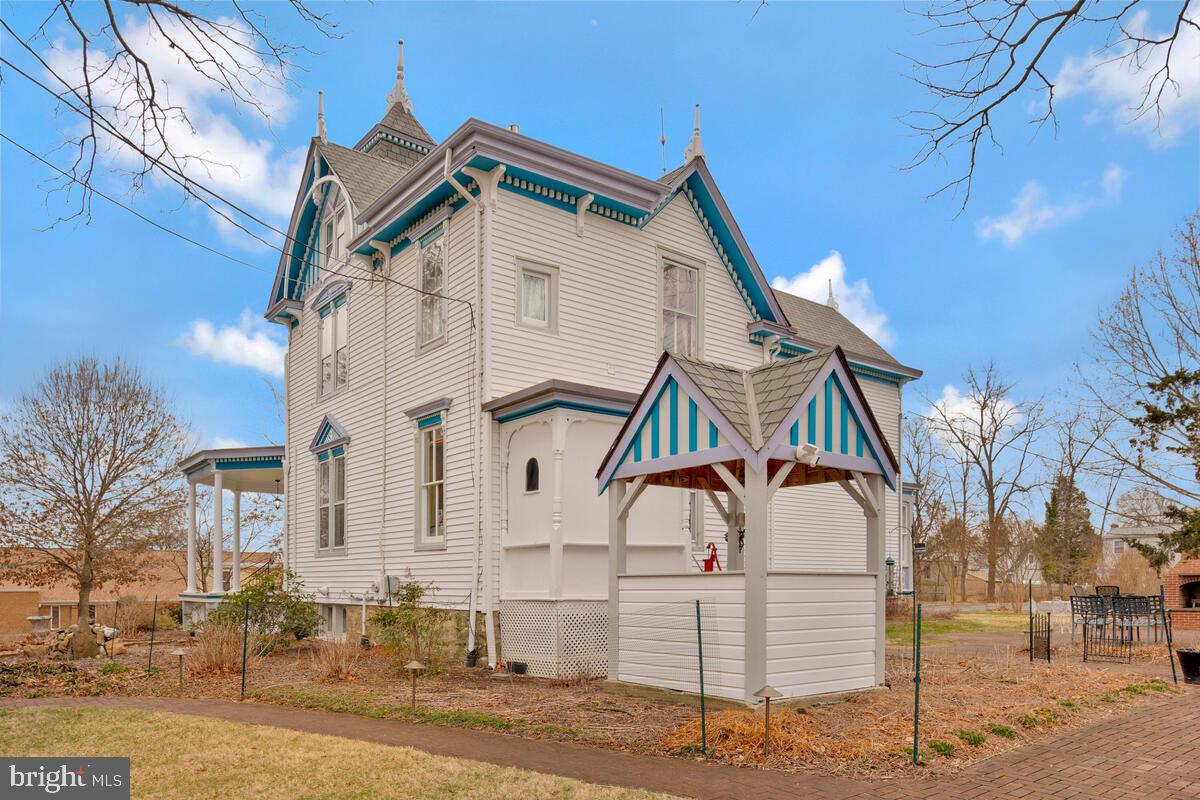 1110 Montgomery St Property Photo 72