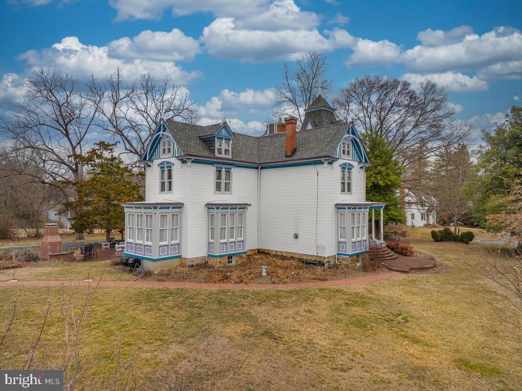 1110 Montgomery St Property Photo 76