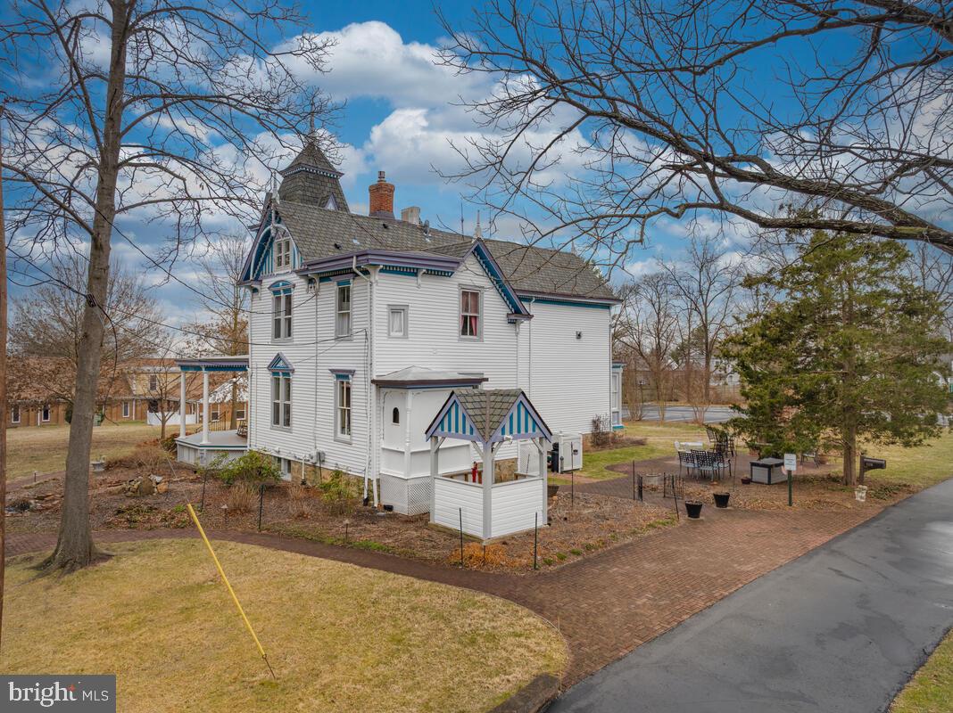 1110 Montgomery St Property Photo 79