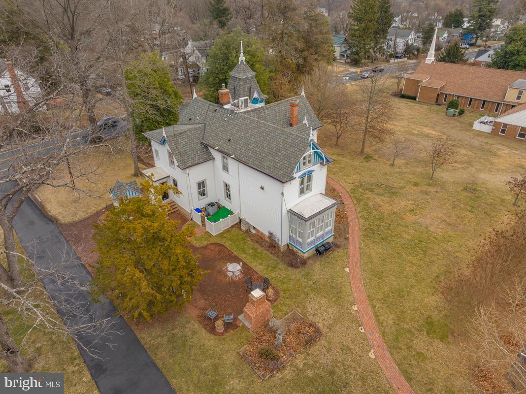 1110 Montgomery St Property Photo 82
