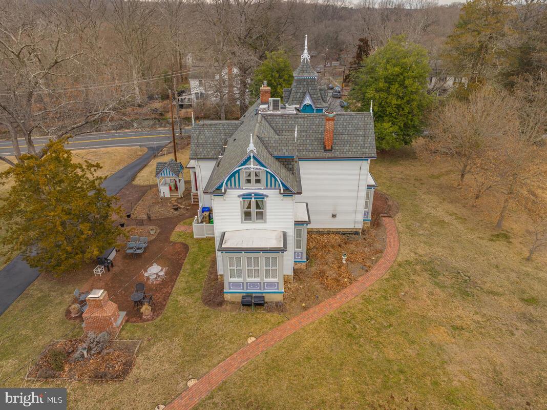 1110 Montgomery St Property Photo 83