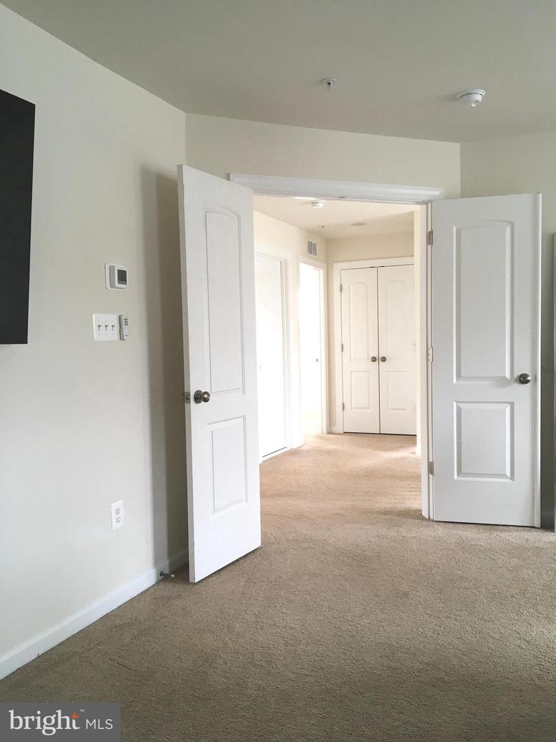 12505 Barnard Ct Property Photo 15
