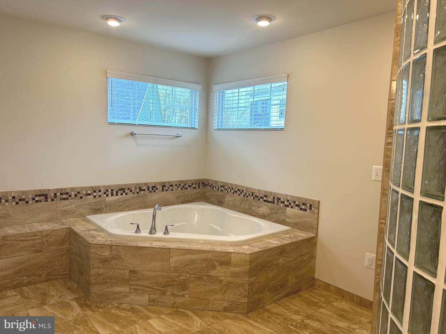 12505 Barnard Ct Property Photo 20