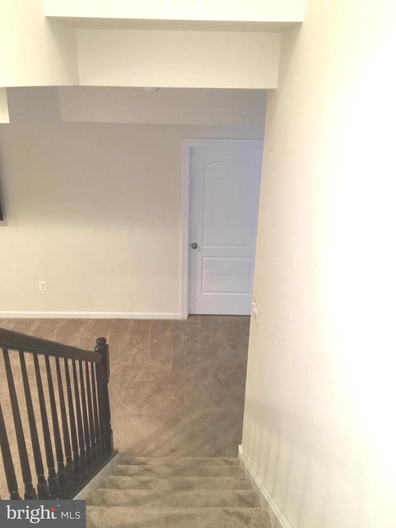 12505 Barnard Ct Property Photo 31
