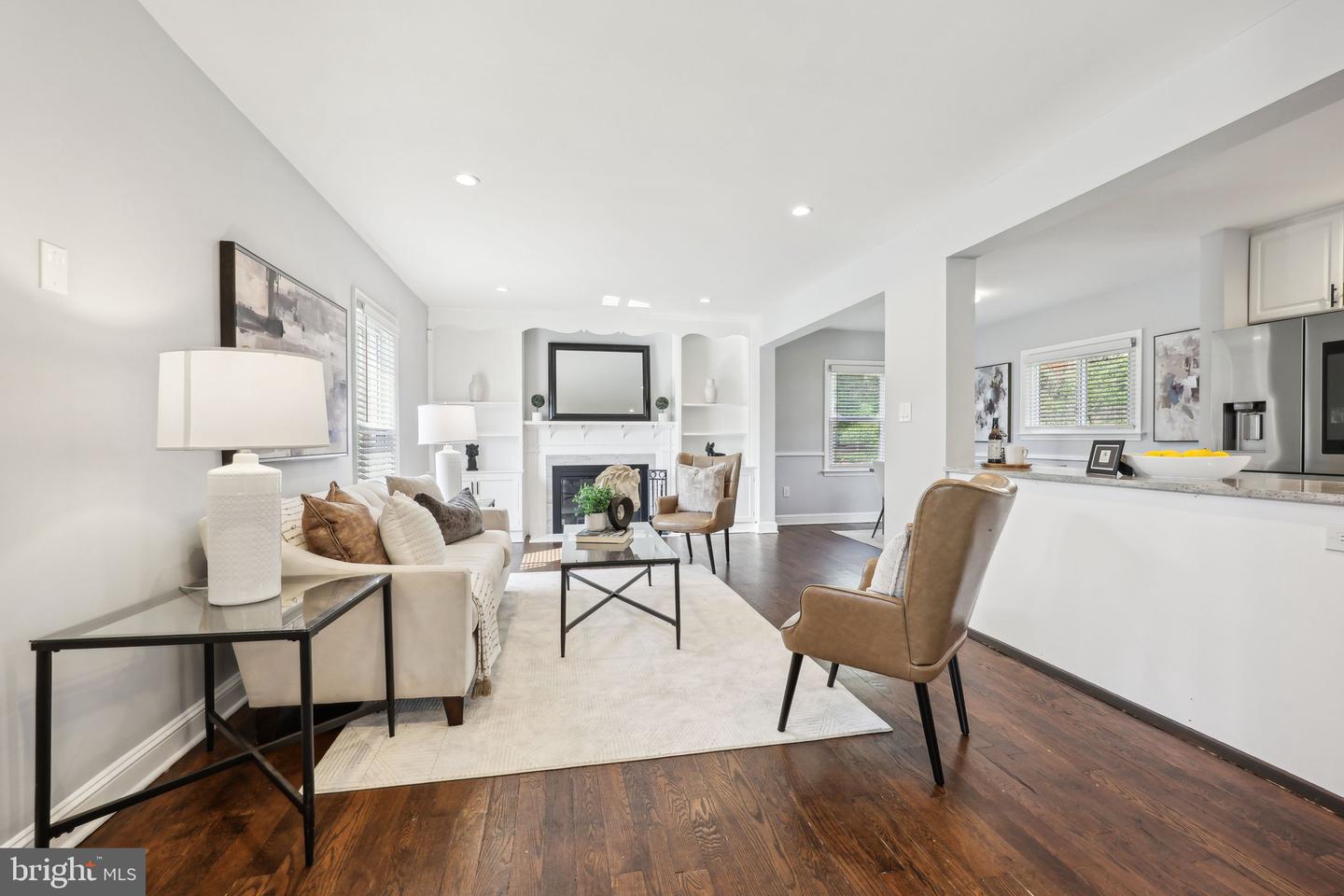 5822 Carlyle Property Photo 5
