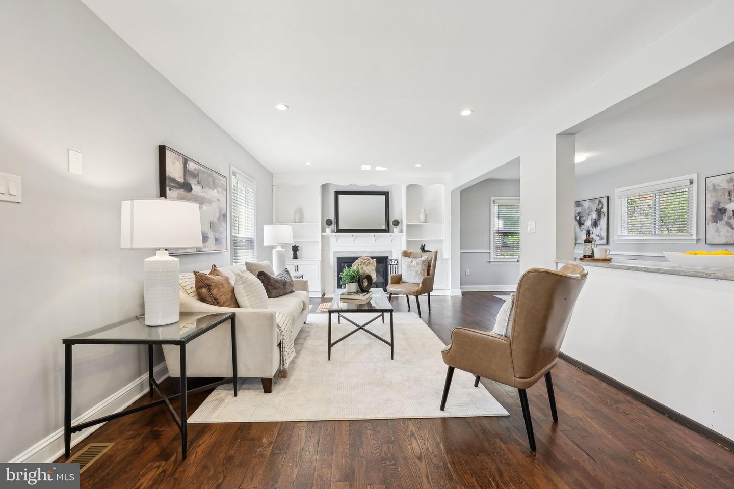 5822 Carlyle Property Photo 6