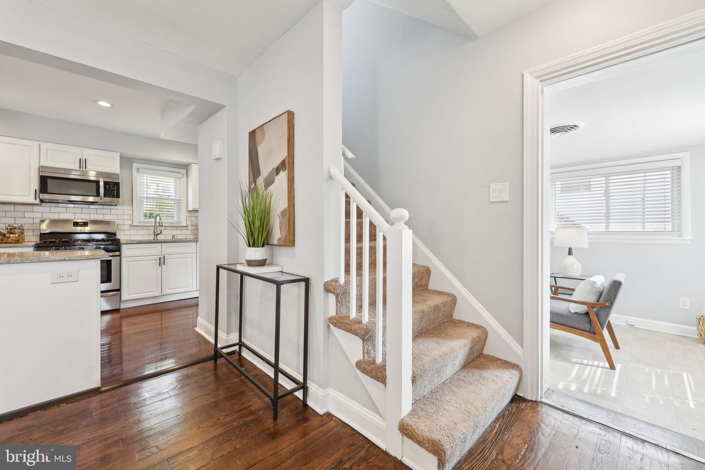 5822 Carlyle Property Photo 18