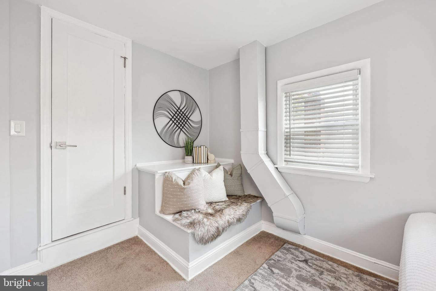 5822 Carlyle Property Photo 26