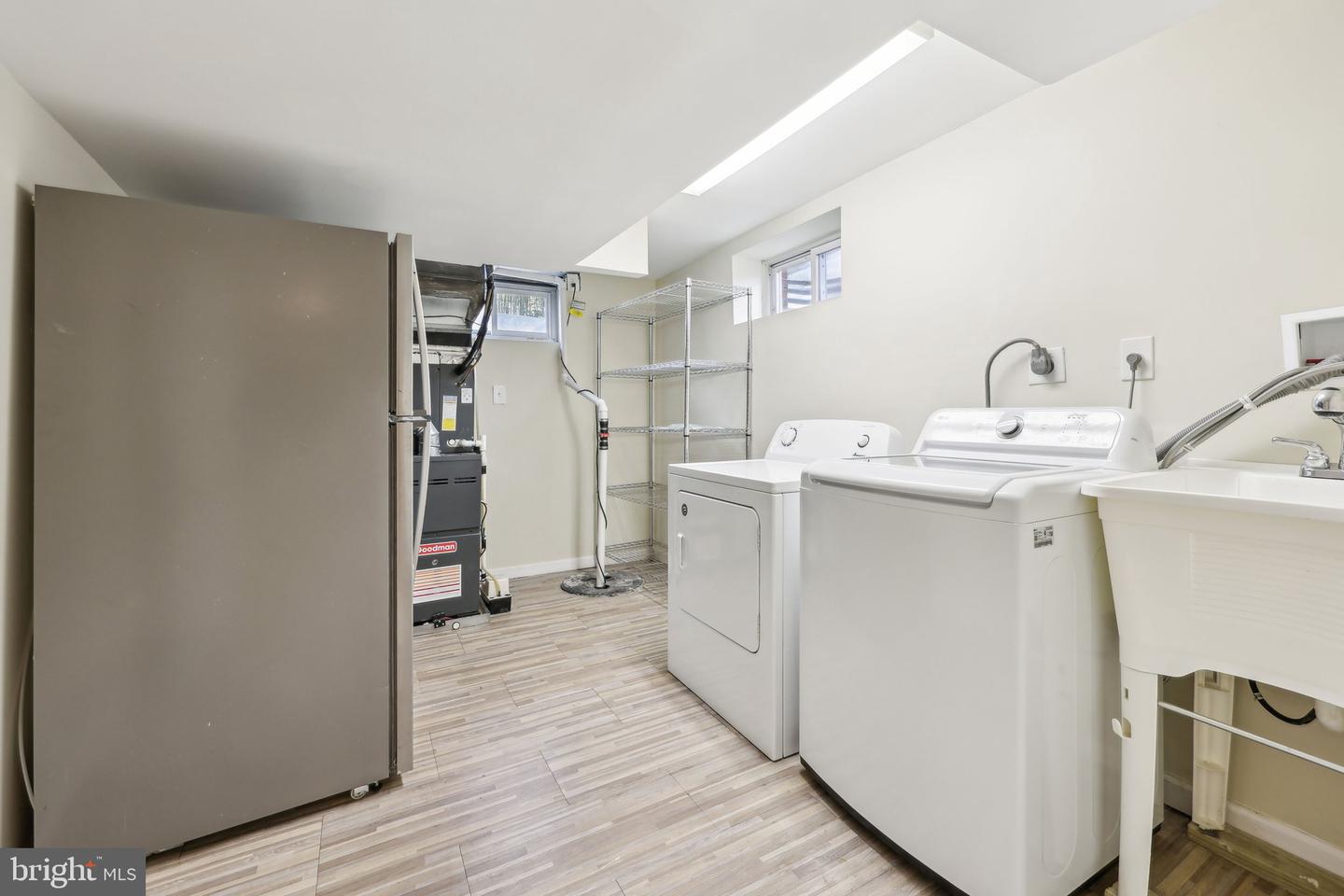 5822 Carlyle Property Photo 31