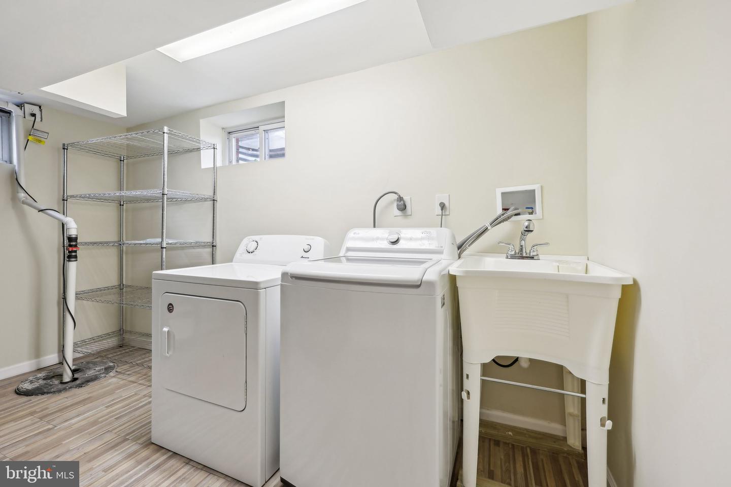 5822 Carlyle Property Photo 32