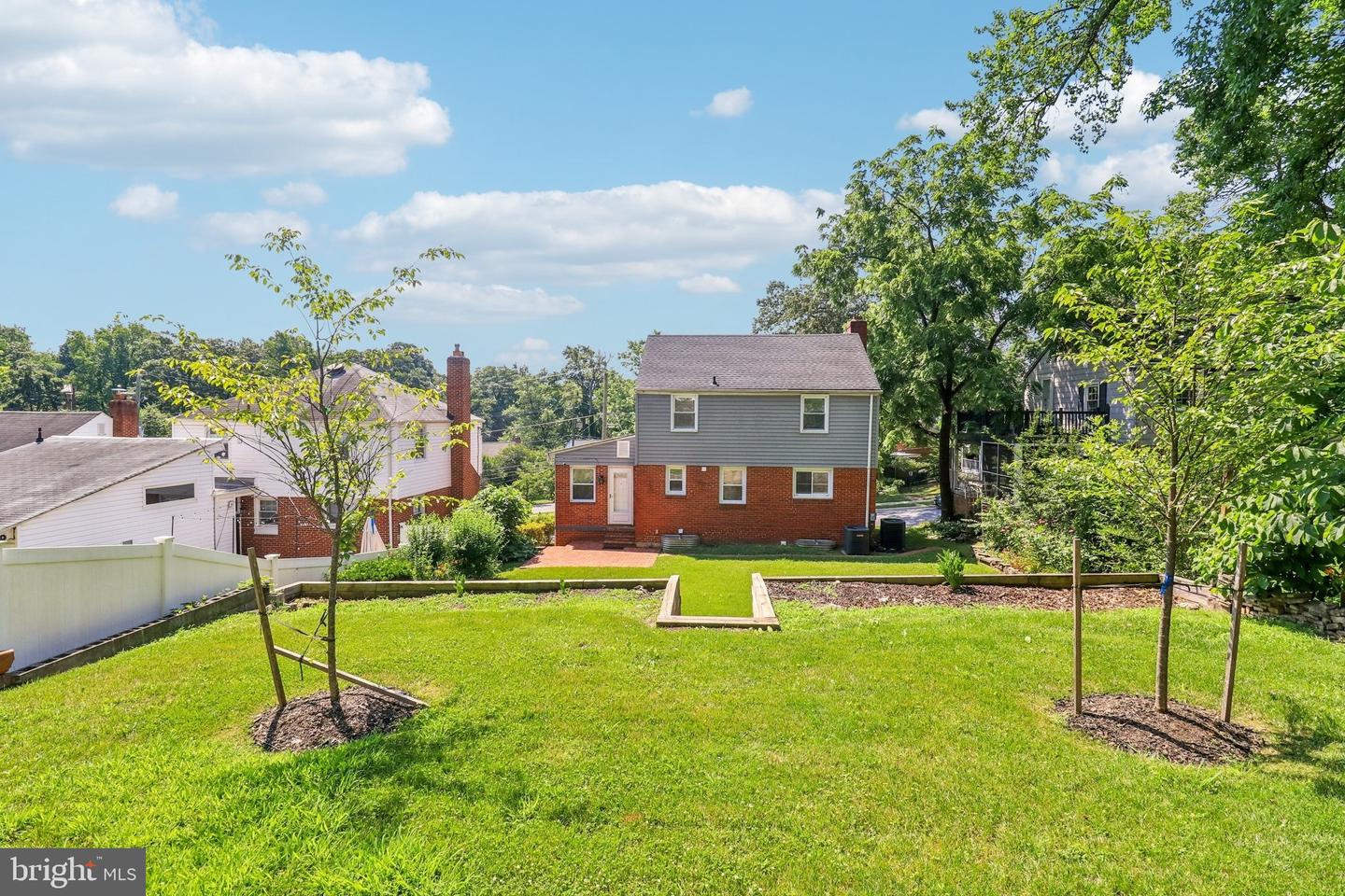 5822 Carlyle Property Photo 33