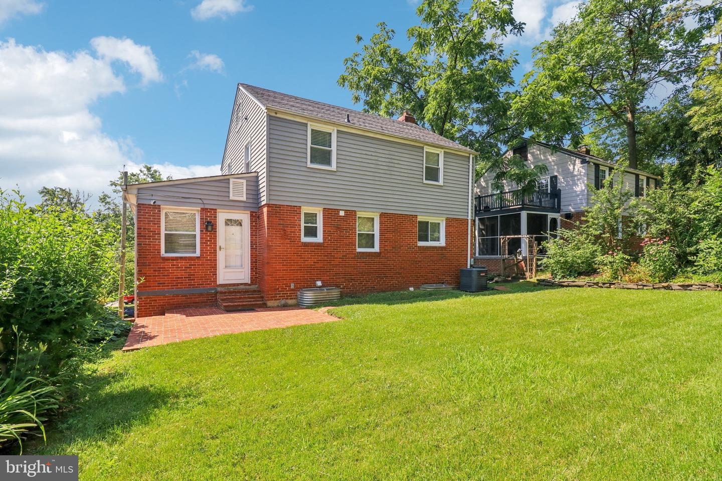 5822 Carlyle Property Photo 36