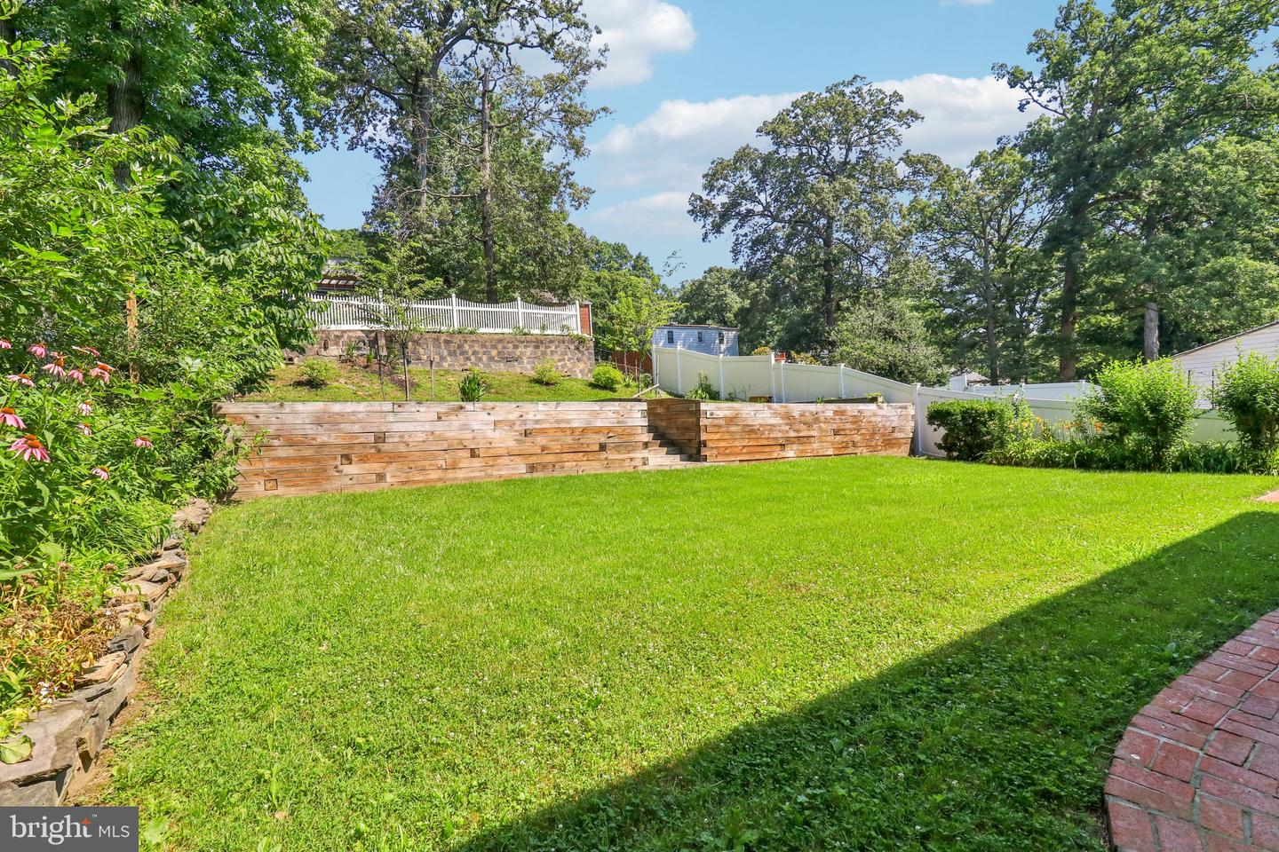 5822 Carlyle Property Photo 37