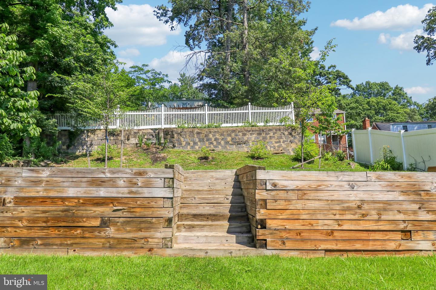 5822 Carlyle Property Photo 38