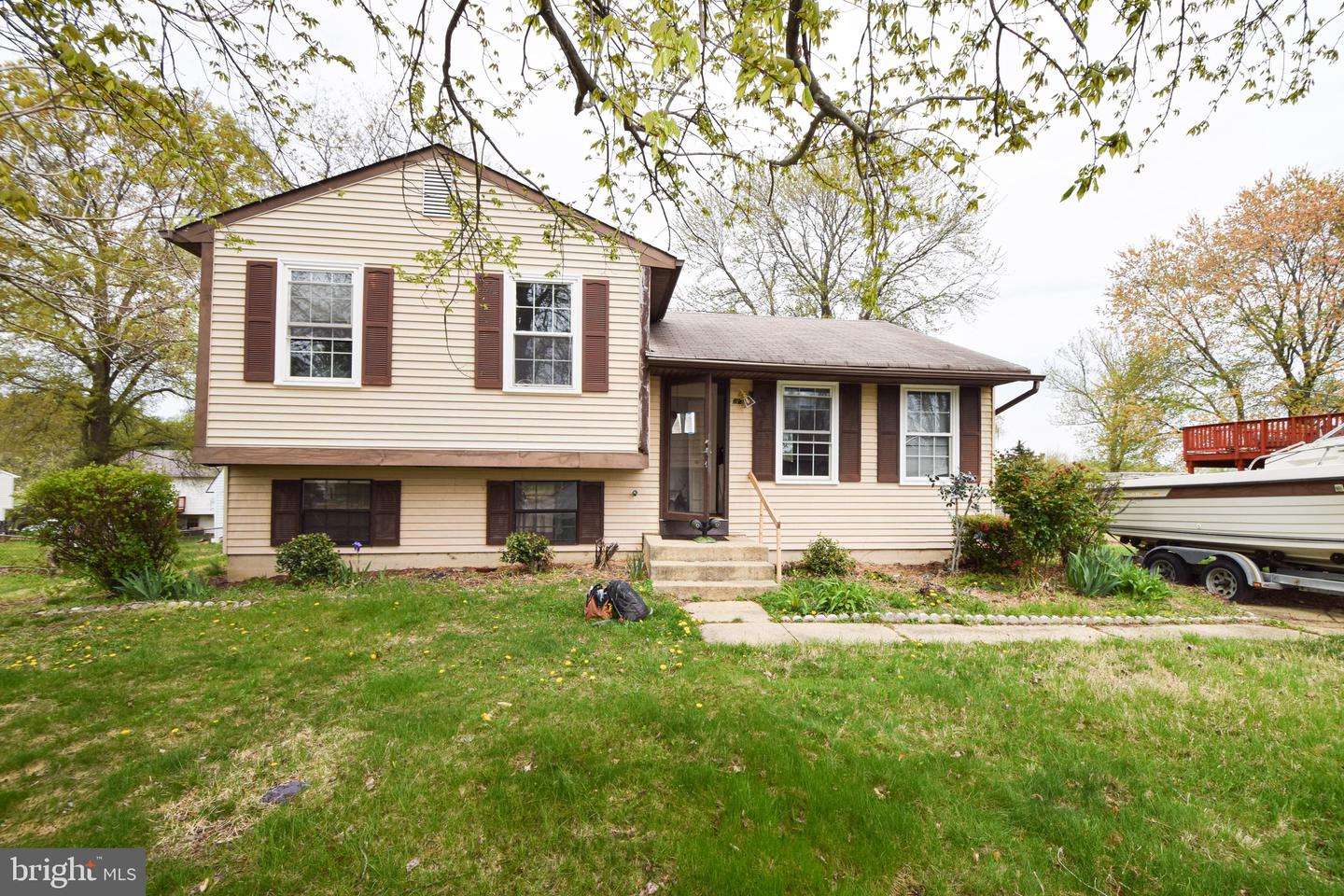 621 Castlewood Dr Property Photo 1