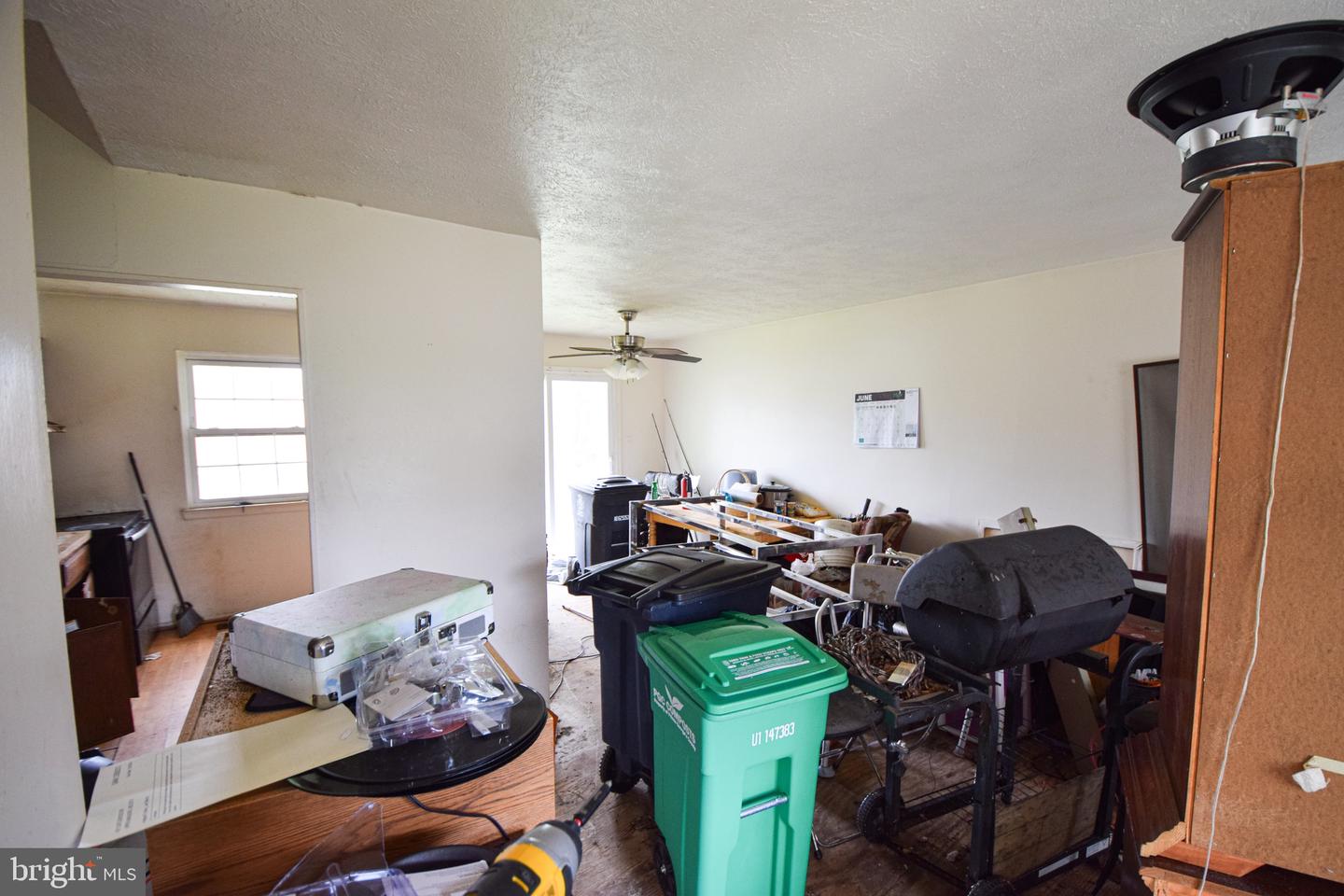 621 Castlewood Dr Property Photo 4